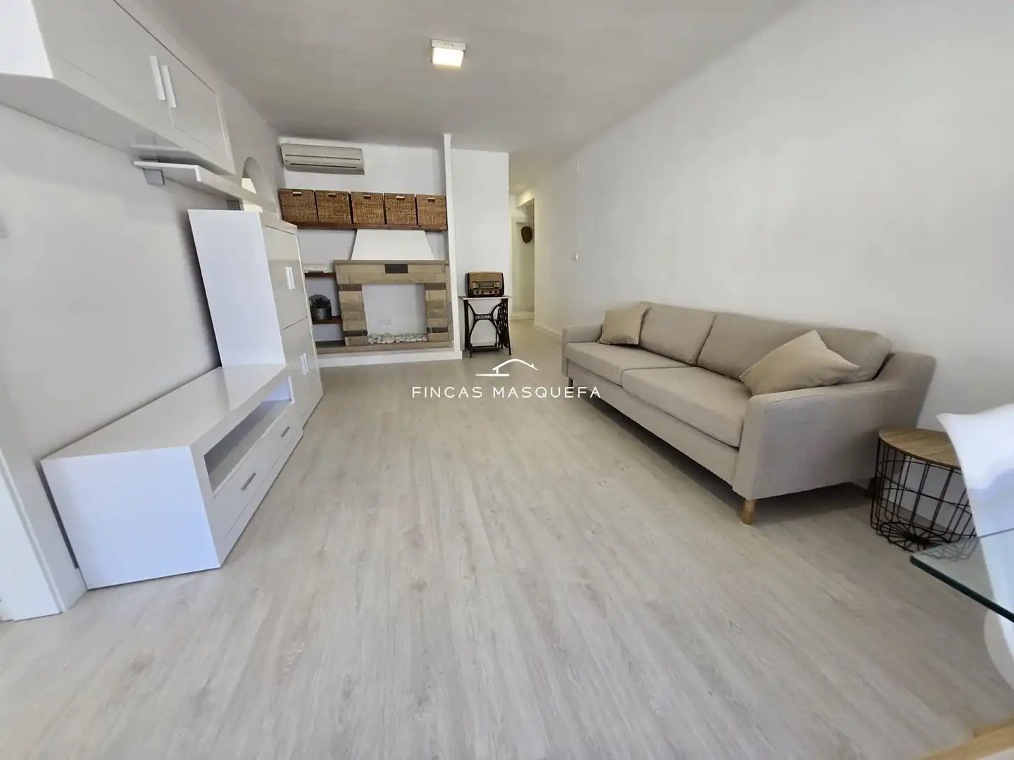 Sala d'estar de Pis en venda en Cambrils amb Aire condicionat, Terrassa i Moblat