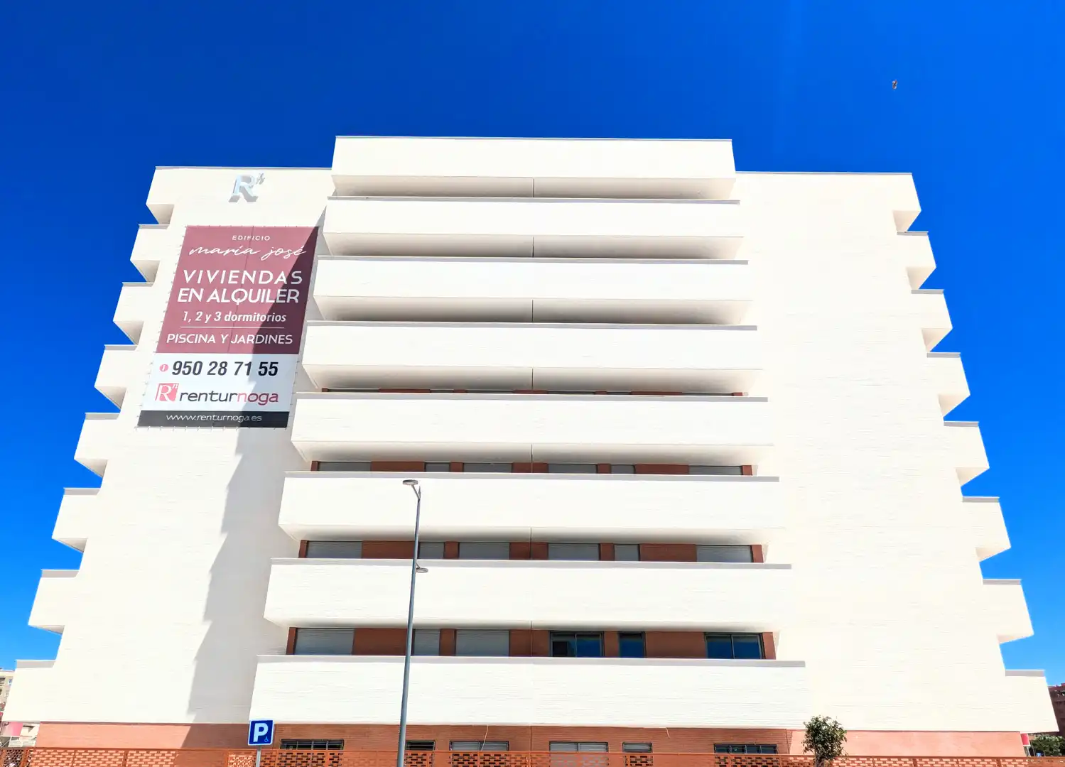 Pis amb piscina de lloguer a Calle Árbol del Caucho 8