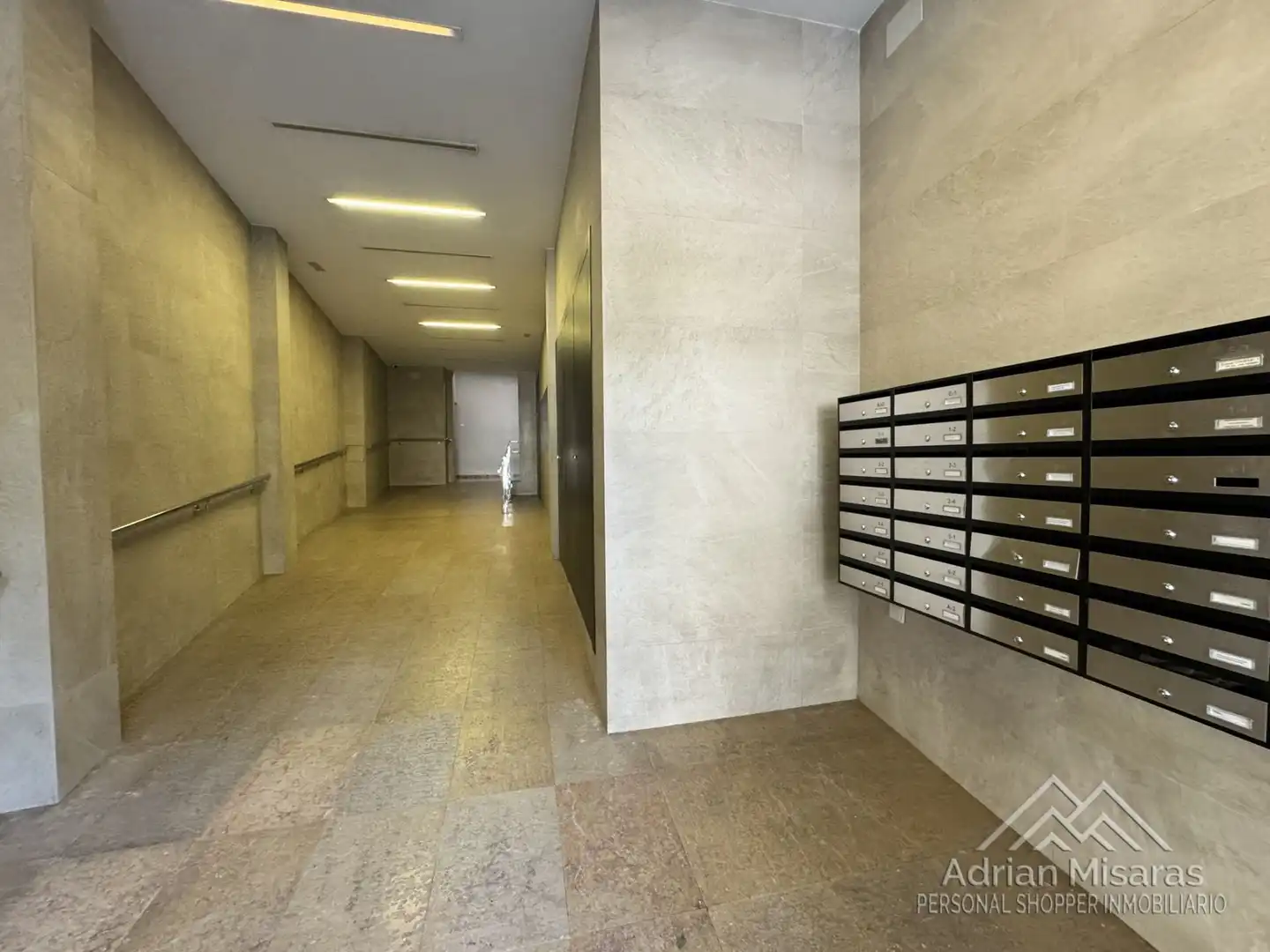 Ático en venta en Barcelona con Aire acondicionado, Terraza y Amueblado