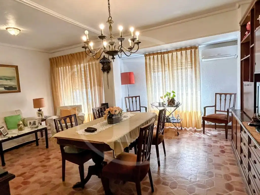 Piso con terraza en venta en Calle Heroe Romeu