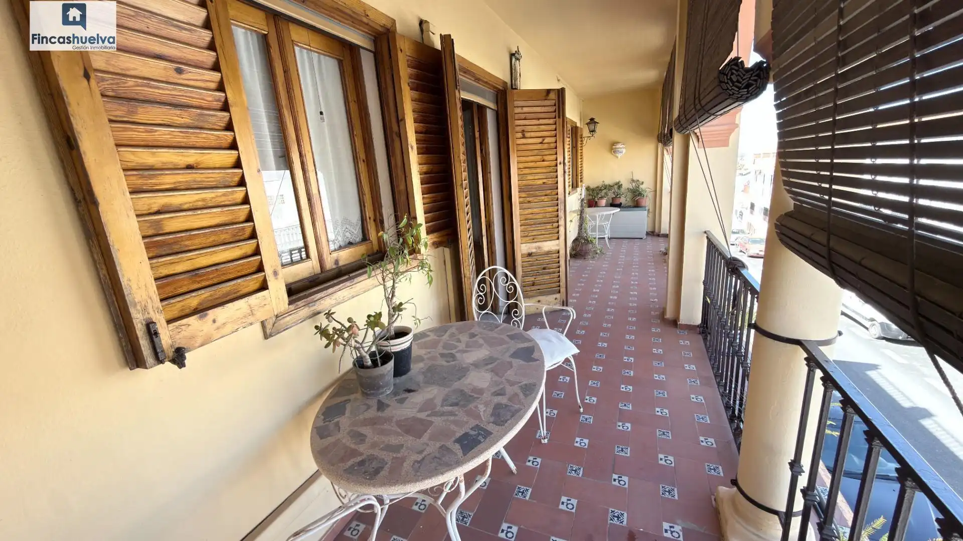 Terrassa de Casa adosada en venda en Palos de la Frontera amb Terrassa, Moblat i Balcó
