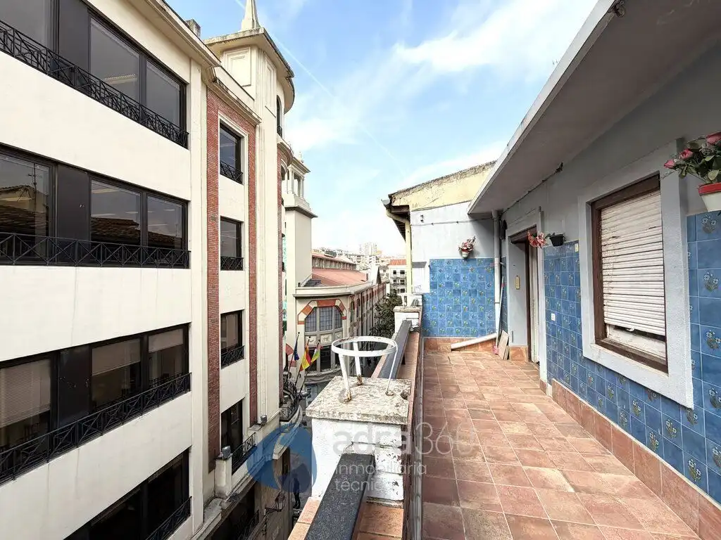 Exterior view of Attic for sale in  Logroño  with Terrace and Storage room