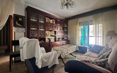 Sala d'estar de Pis en venda en  Madrid Capital amb Calefacció i Parquet