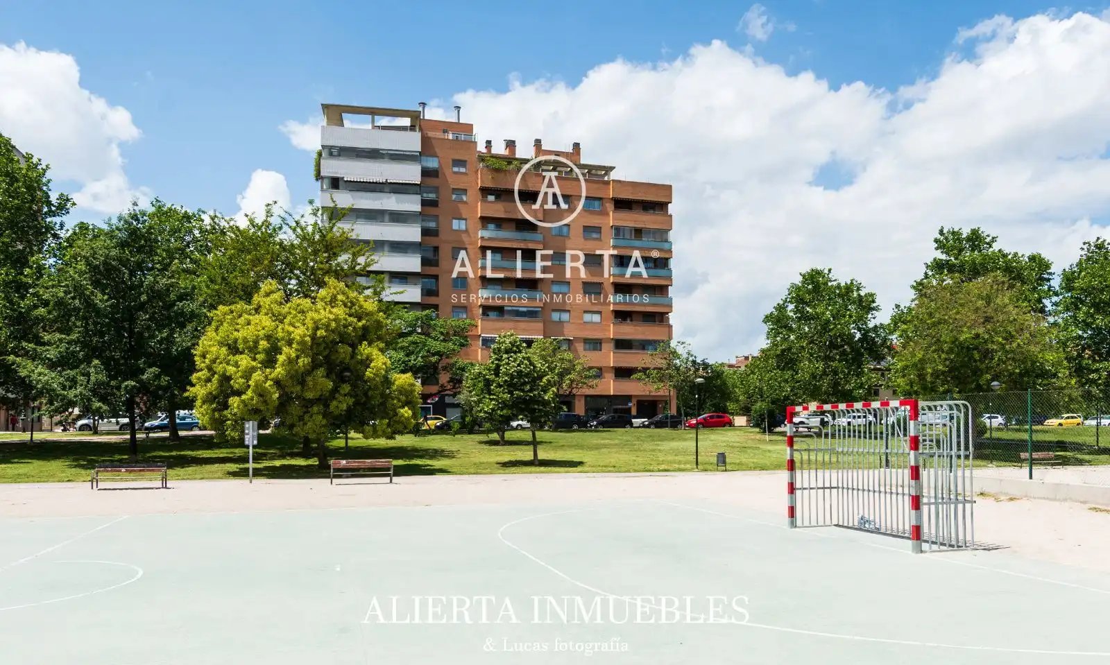 Vista exterior de Casa o chalet en venta en Zaragoza con Calefacción y Trastero