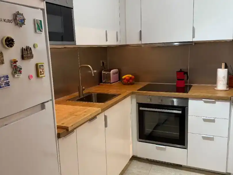 Küche von Wohnung zum Verkauf in Salou mit Klimaanlage, Schwimmbad und Balkon