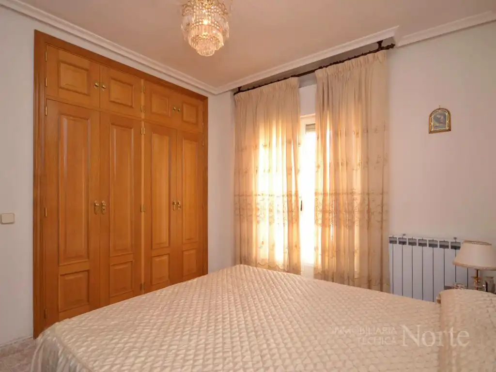 Dormitori de Casa o xalet en venda en Algete