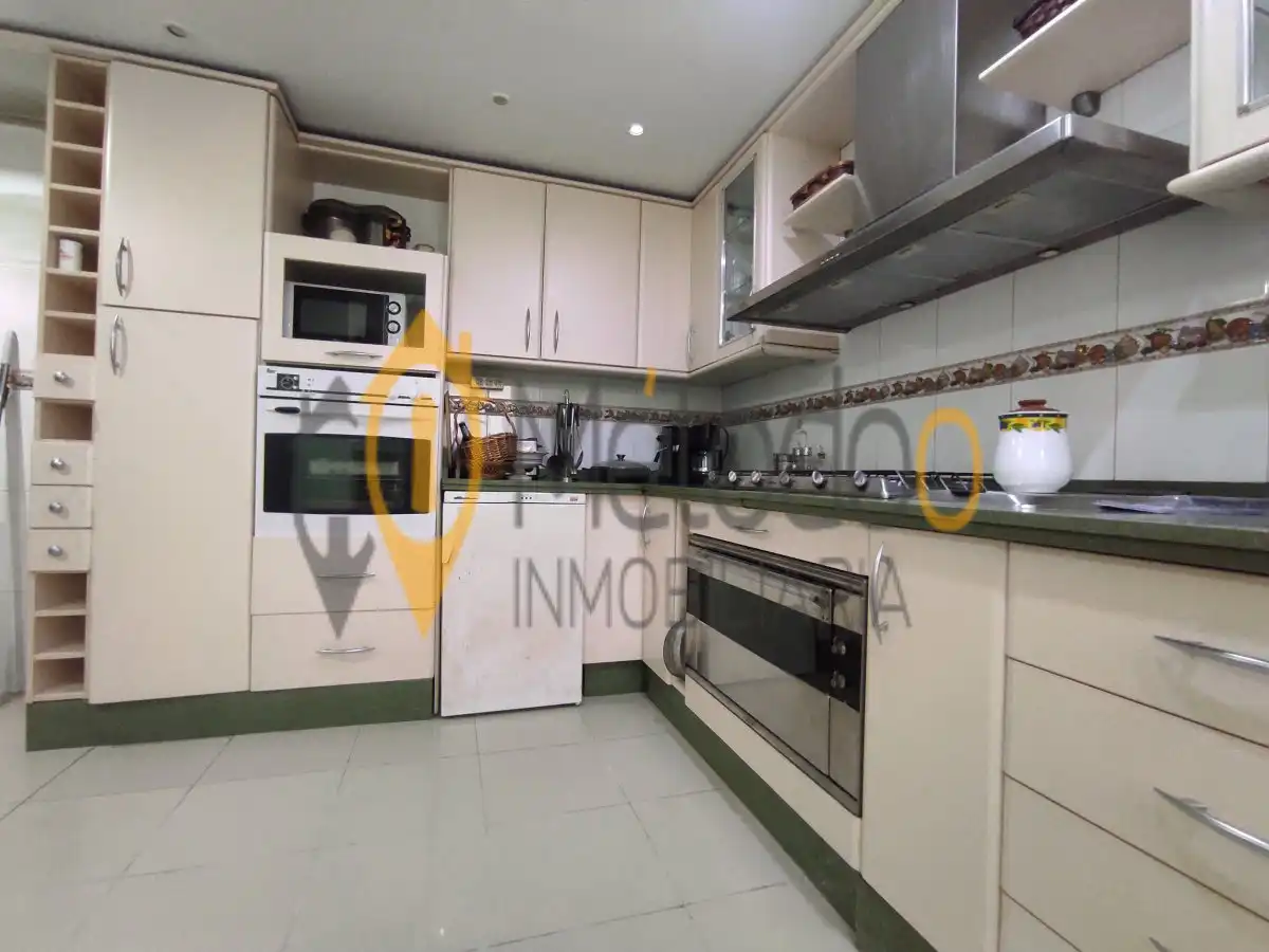 Kitchen of Flat for sale in Sevilla  with Air Conditioner, Terrace and Balcony