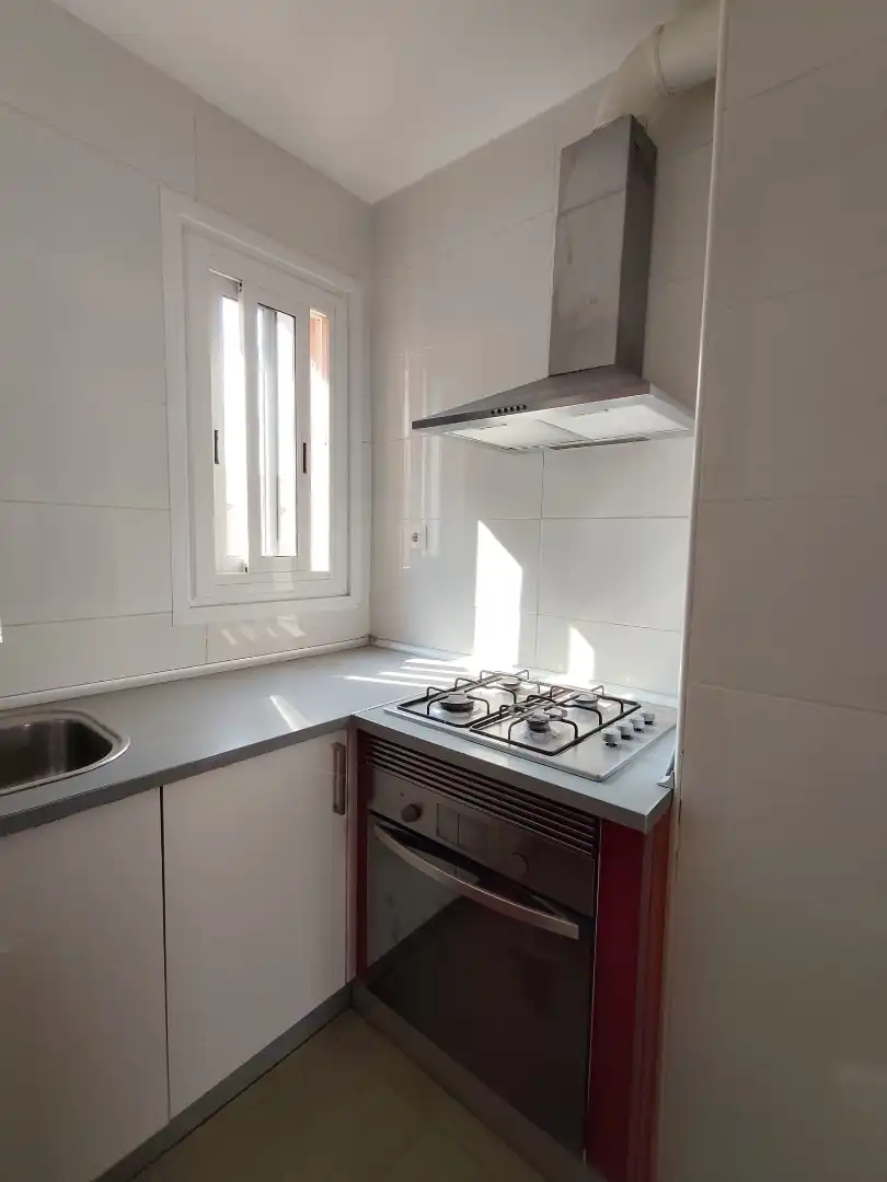 Cuina de Pis en venda en Tarragona amb Parquet i Microones