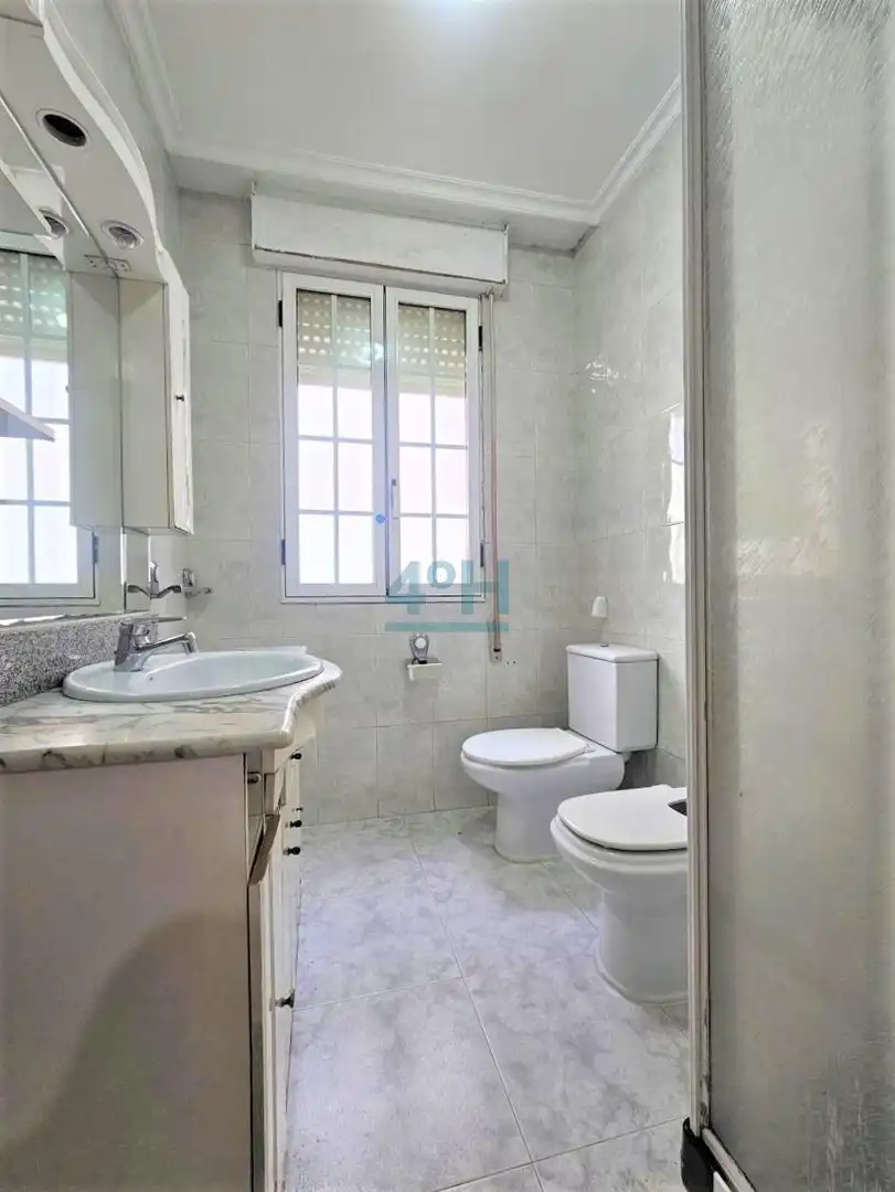 Bathroom of Detached homes for sale in Ourense Capital   with Heating