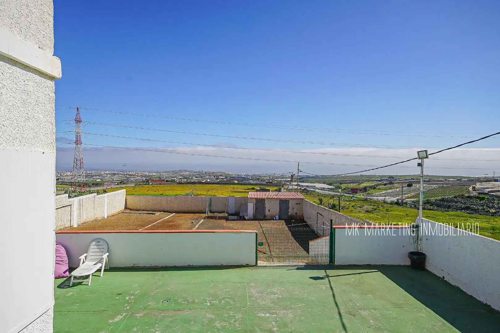 Vista exterior de Casa o xalet en venda en Telde amb Jardí privat, Terrassa i Traster