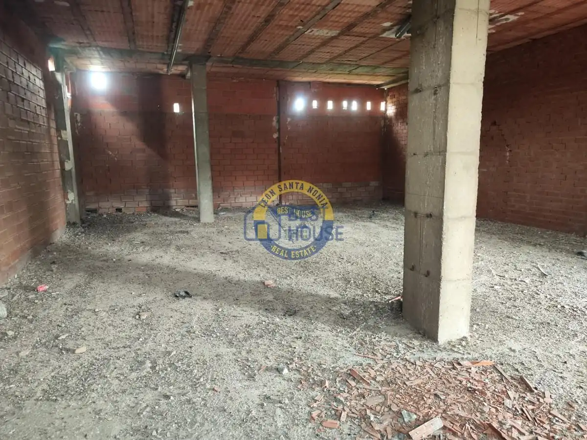 Local comercial en venda a Armunia