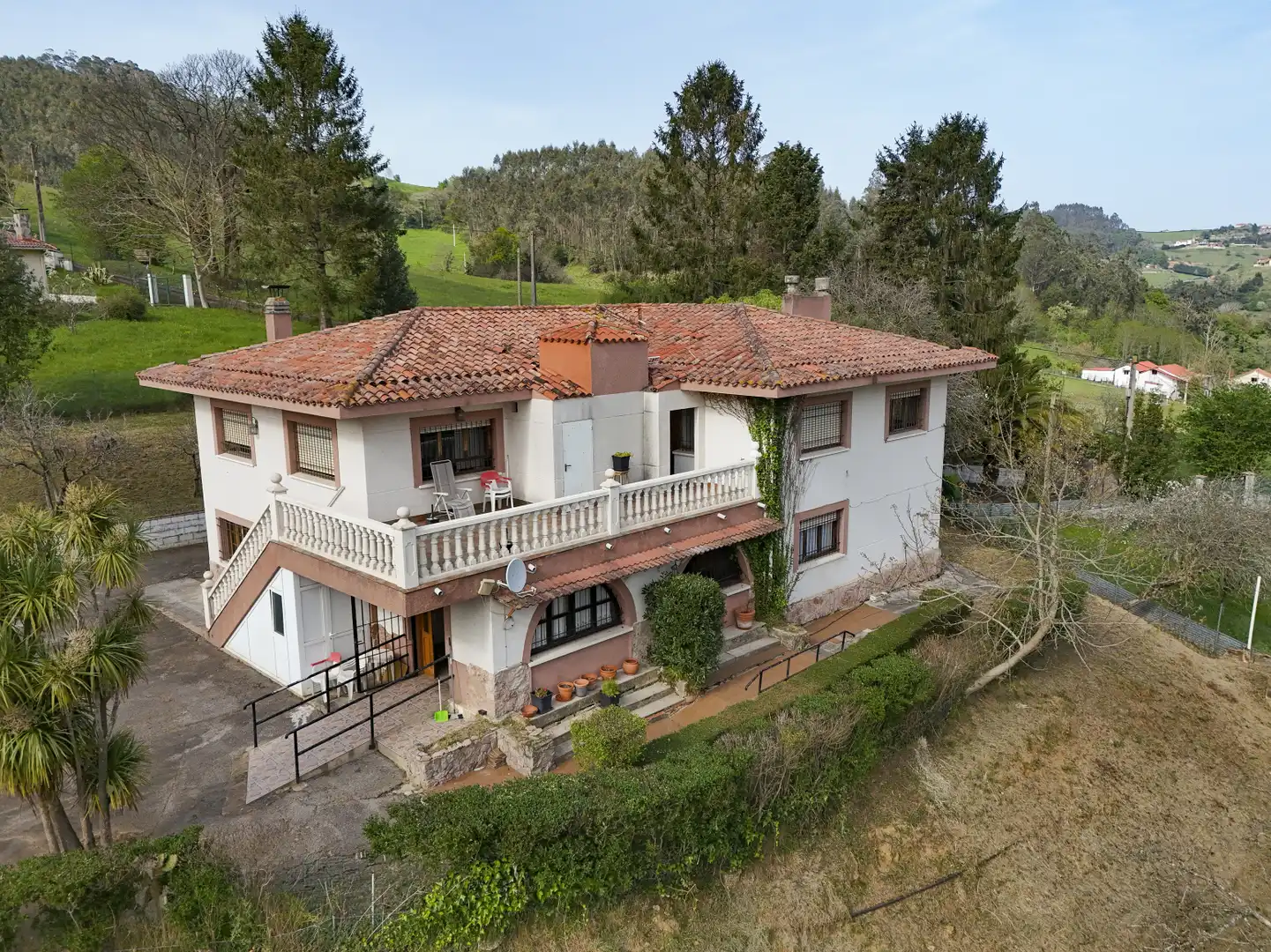 Vista exterior de Casa o xalet en venda en Gijón  amb Calefacció, Parquet i Terrassa