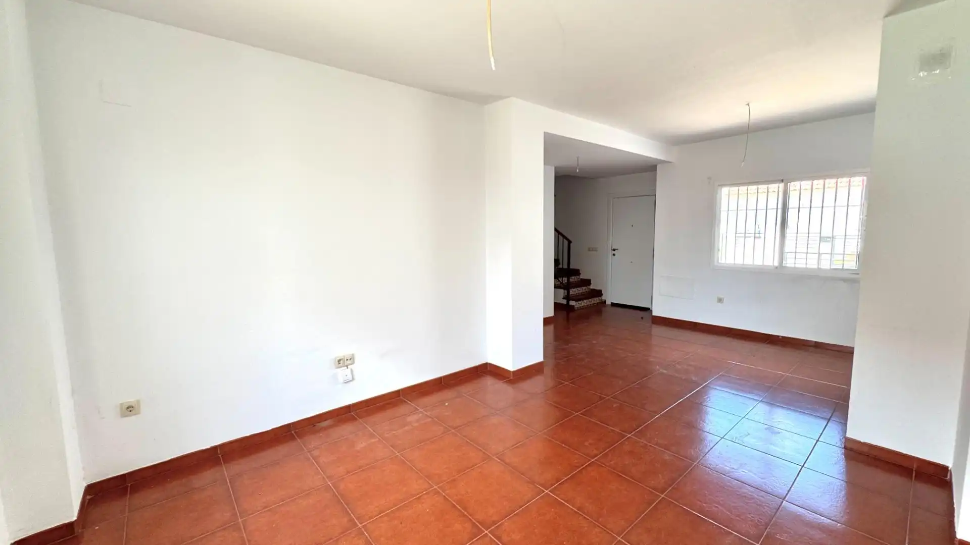 Casa adosada en venta en Campillos con Calefacción y Terraza