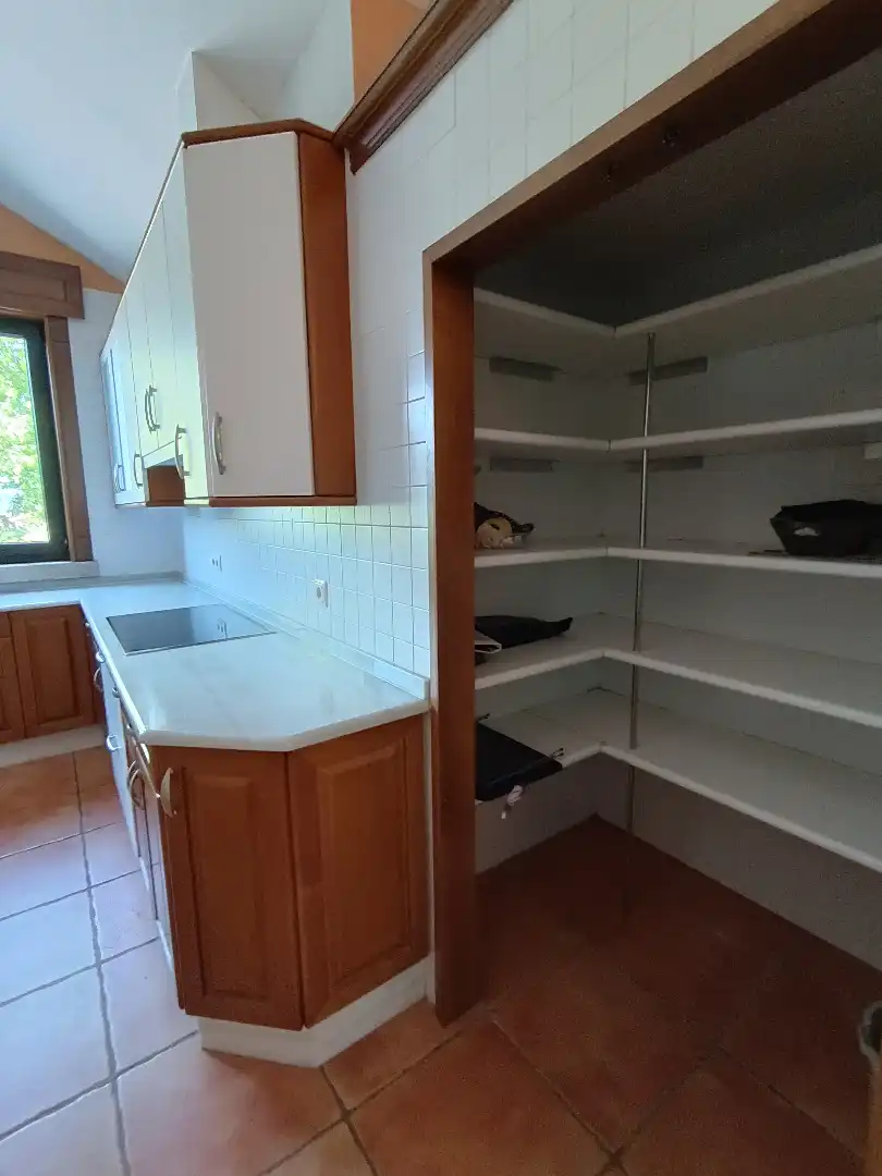 Cuina de Casa o xalet en venda en Soutomaior amb Calefacció, Jardí privat i Terrassa