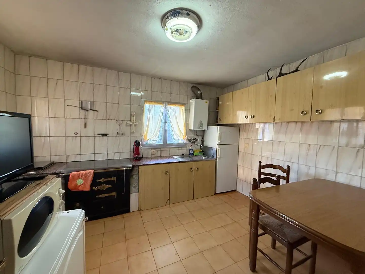 Küche von Country house zum Verkauf in Teverga mit Möbliert