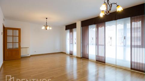 Photo 2 of Flat to rent in Francisco Rabal, V Centenario, Madrid