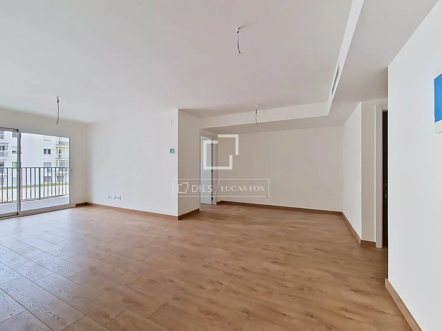 Wohnung zum Verkauf in Vilanova i la Geltrú mit Klimaanlage, Heizung und Parkett