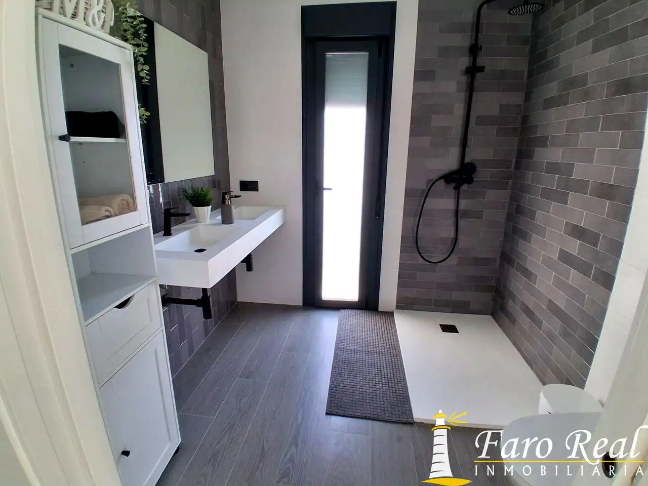 Bathroom of Houses for rent in Sanlúcar de Barrameda  with Air Conditioner, Private garden and Swimming Pool