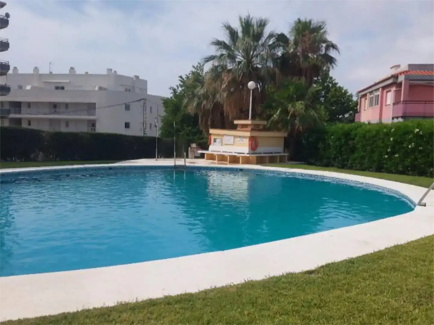 Piscina de Pis de lloguer en Alcalà de Xivert amb Aire condicionat, Jardí privat i Piscina