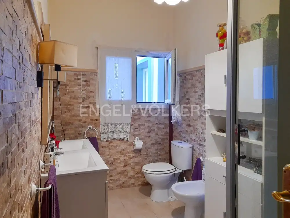 Bany de Casa o xalet en venda en Riba-roja de Túria amb Aire condicionat, Calefacció i Jardí privat