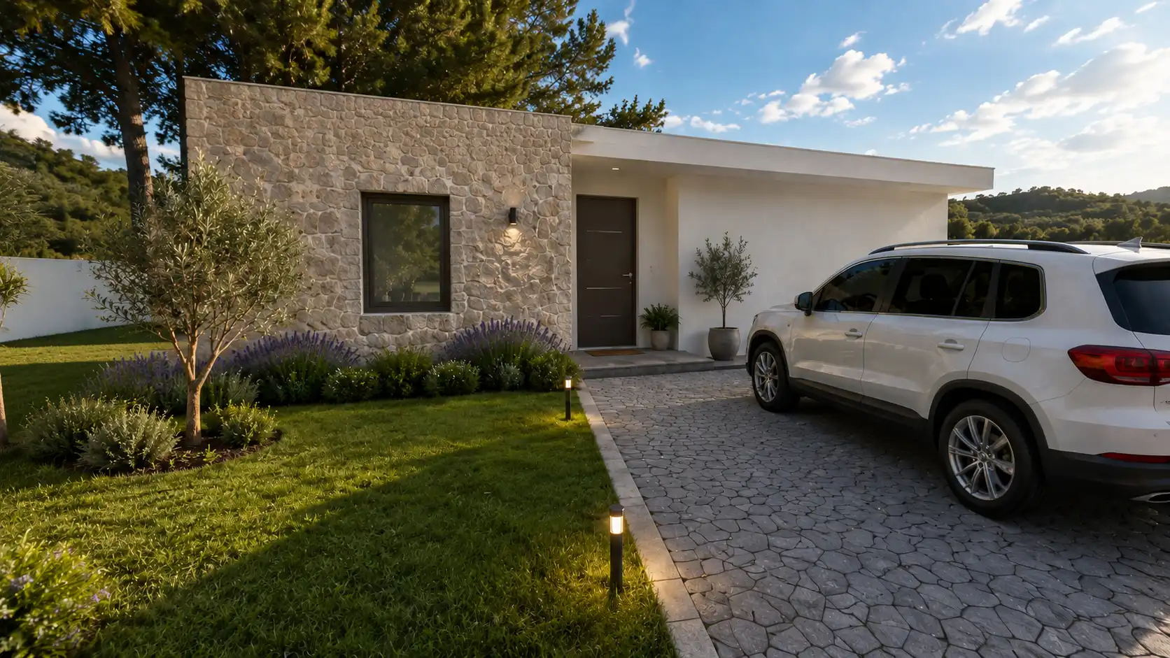 Vista exterior de Casa o xalet en venda en Figueres amb Jardí privat, Moblat i Forn