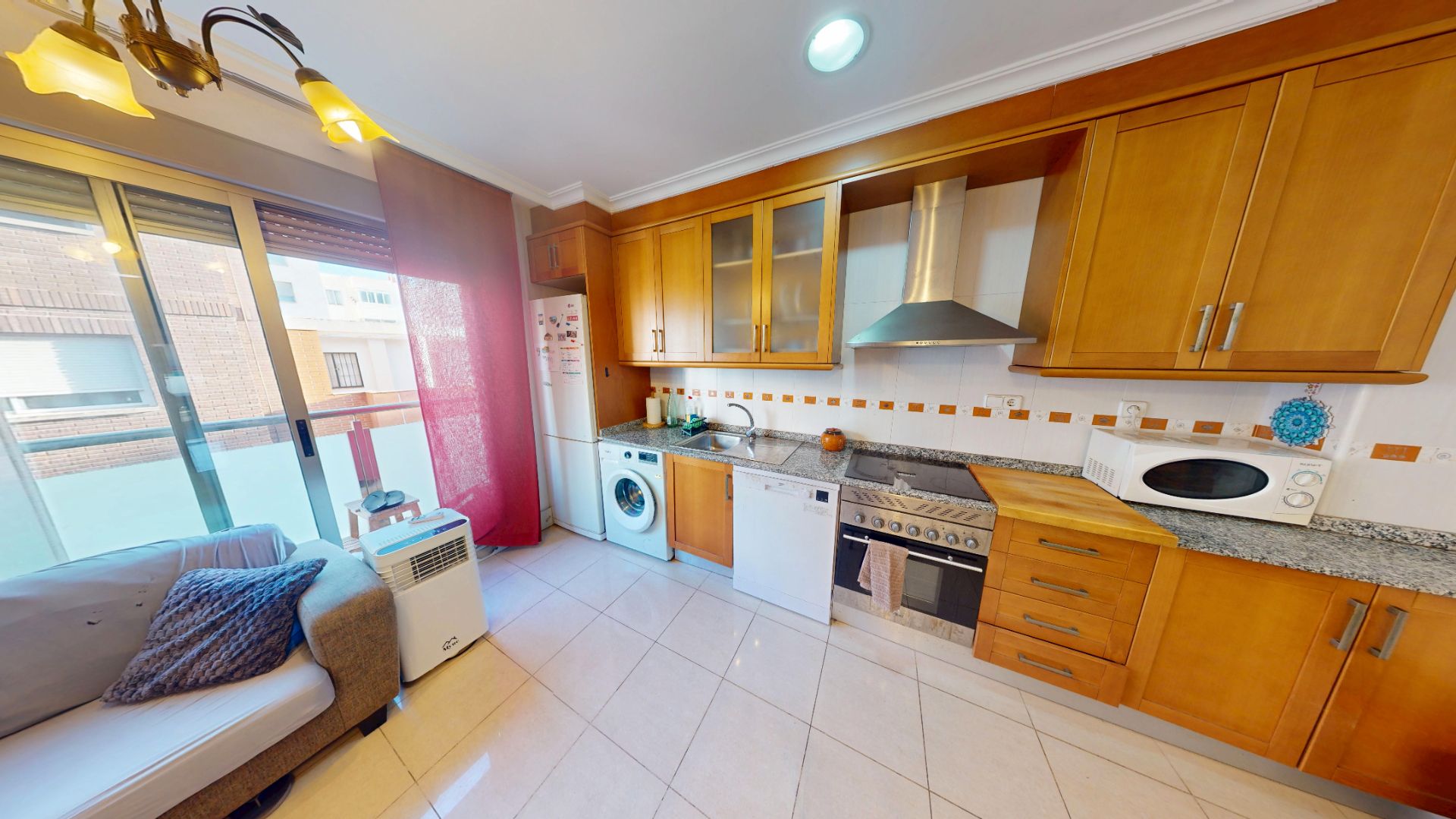 Cuina de Pis en venda en Alicante / Alacant amb Terrassa, Moblat i Forn