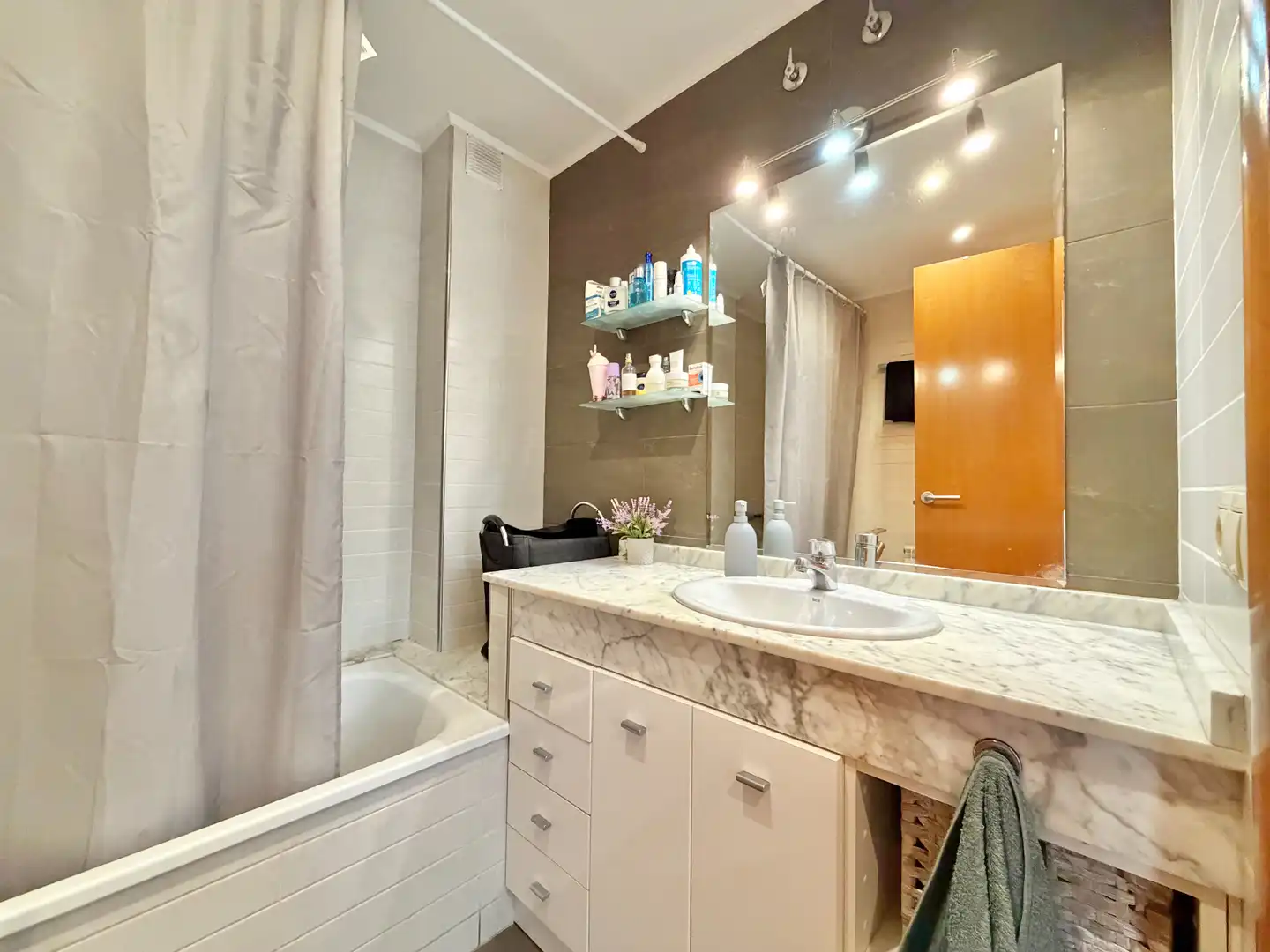 Bathroom of Duplexes for sale in Vilafranca del Penedès  with Air Conditioner, Heating and Terrace