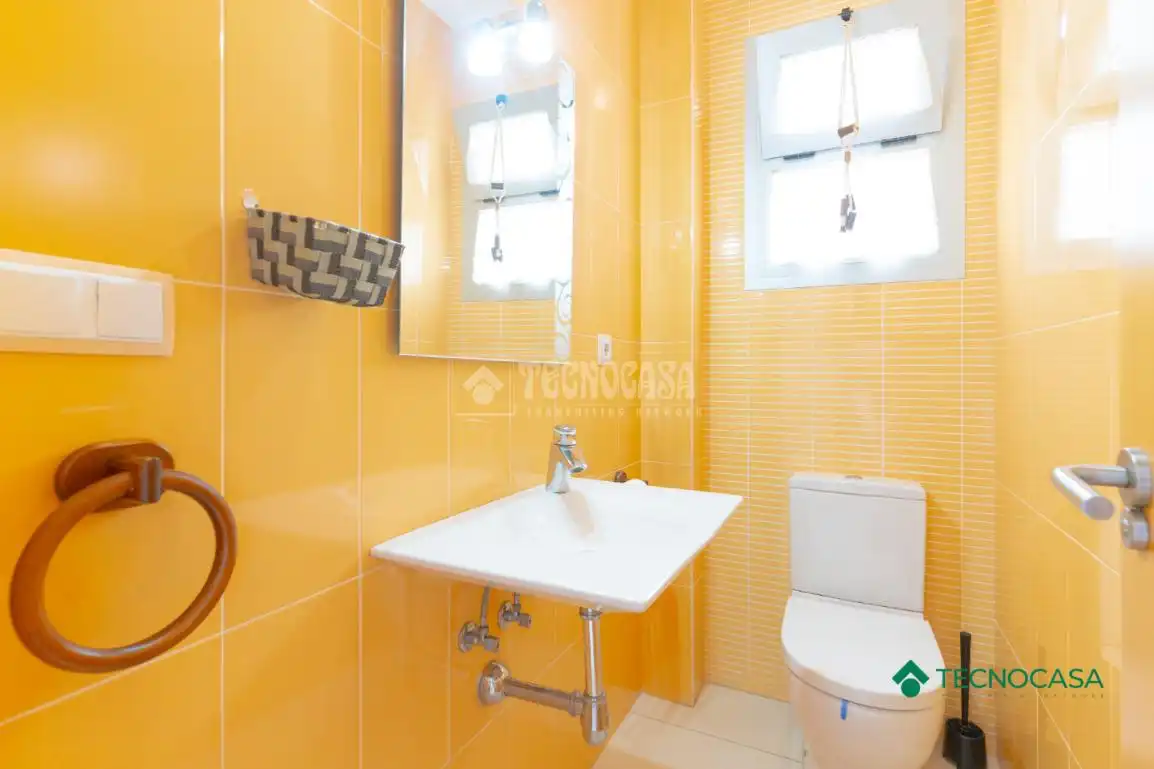 Baño de Piso en venta en Roquetas de Mar con Aire acondicionado y Terraza