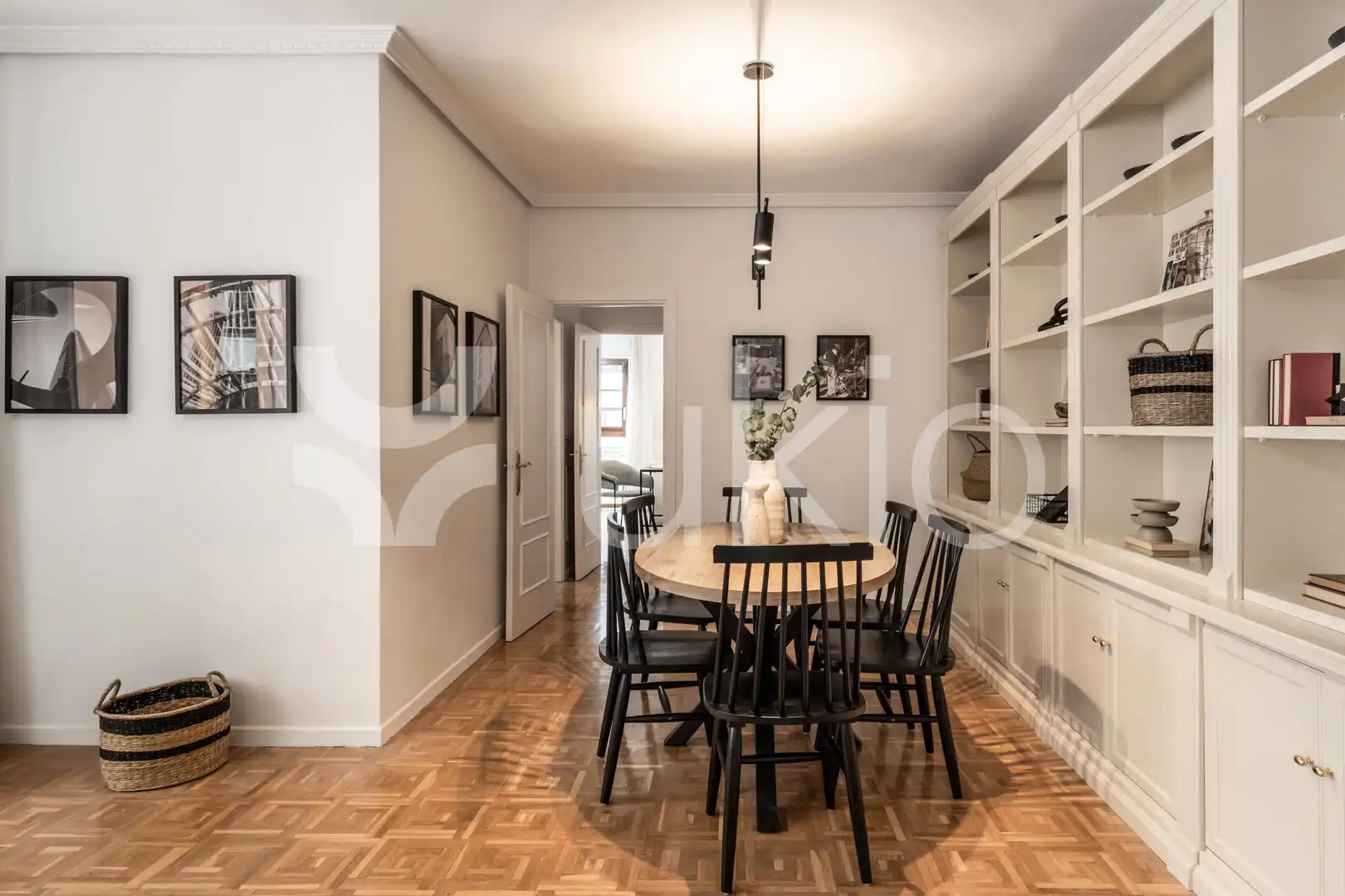 Menjador de Apartament de lloguer en Madrid amb Aire condicionat, Calefacció i Moblat