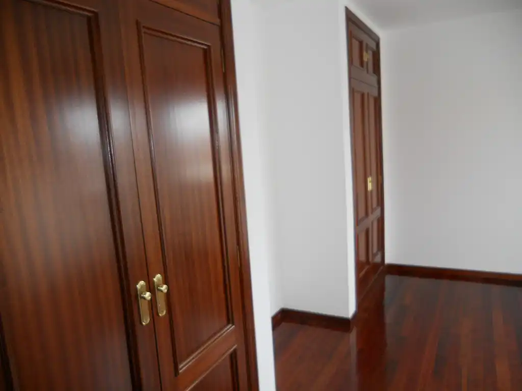 Piso de alquiler en Santiago de Compostela  con Calefacción, Trastero y Horno
