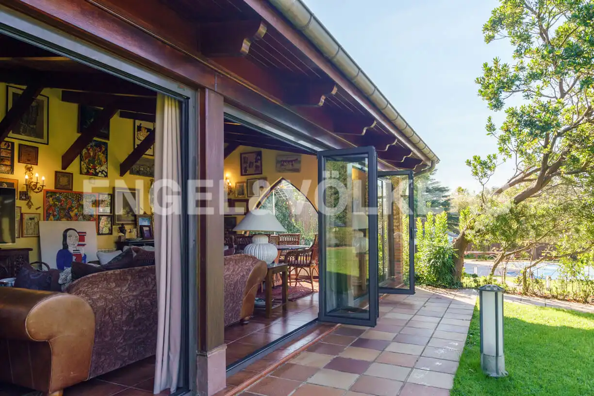 Terrassa de Casa o xalet en venda en Gijón  amb Calefacció, Parquet i Terrassa