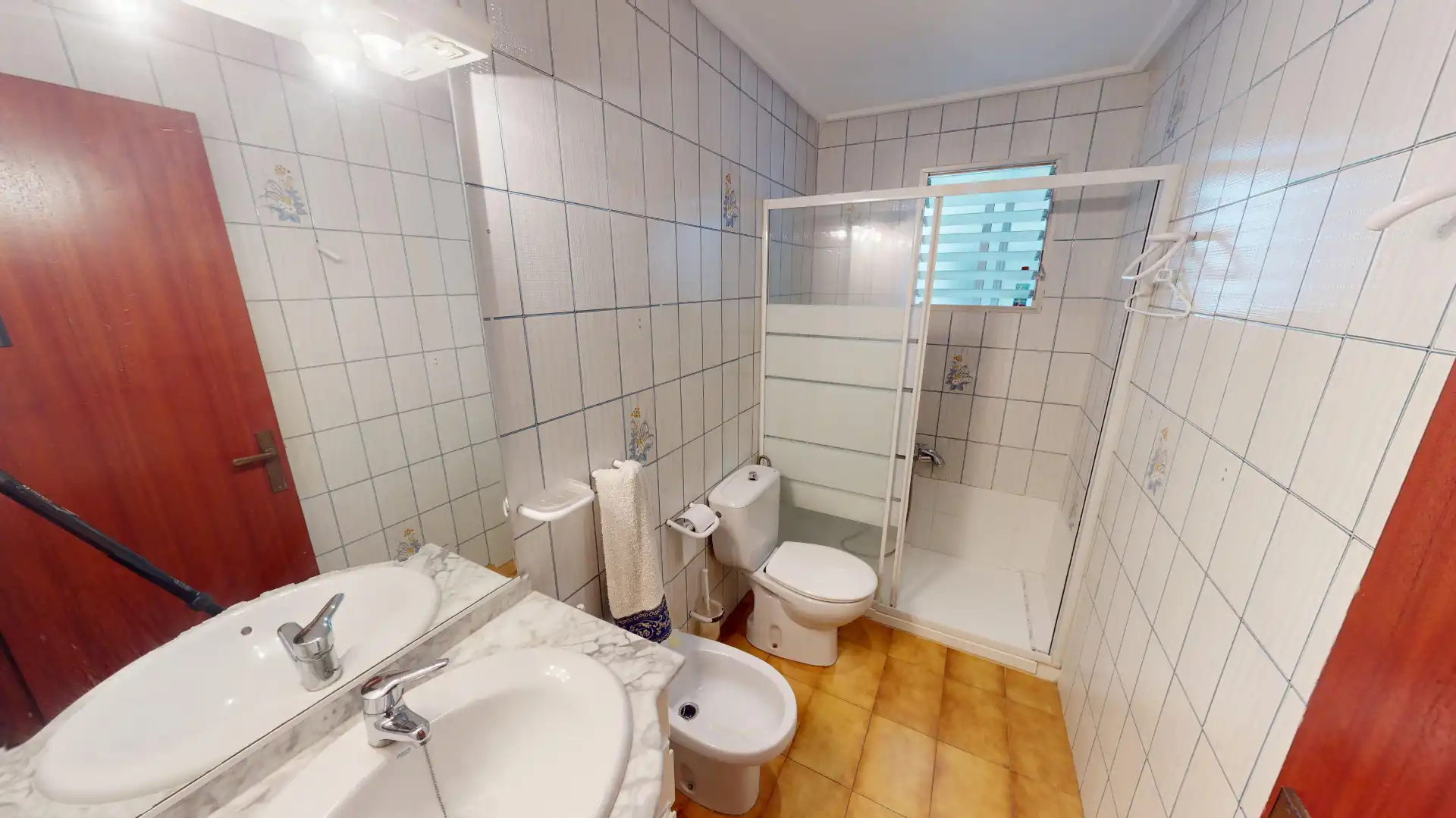 Bathroom of Flat for sale in Torremanzanas / La Torre de les Maçanes  with Balcony