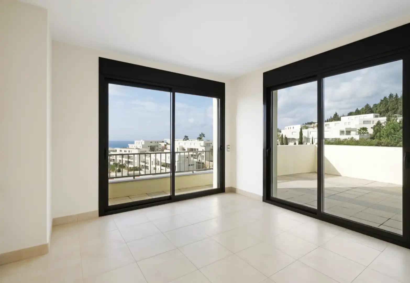 Penthouse with terrace for sale in Río Real - Los Monteros, imagen 2