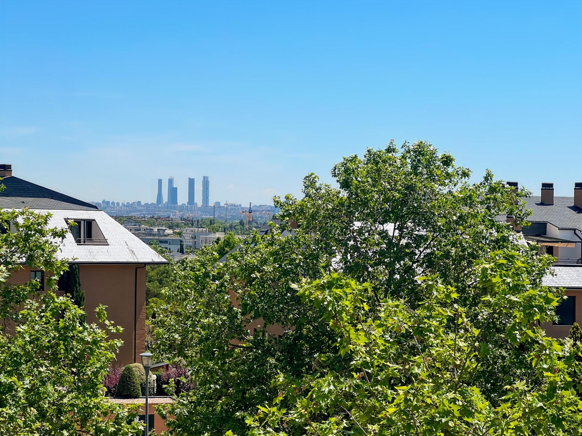 Exterior view of Attic for sale in  Madrid Capital  with Air Conditioner, Heating and Terrace
