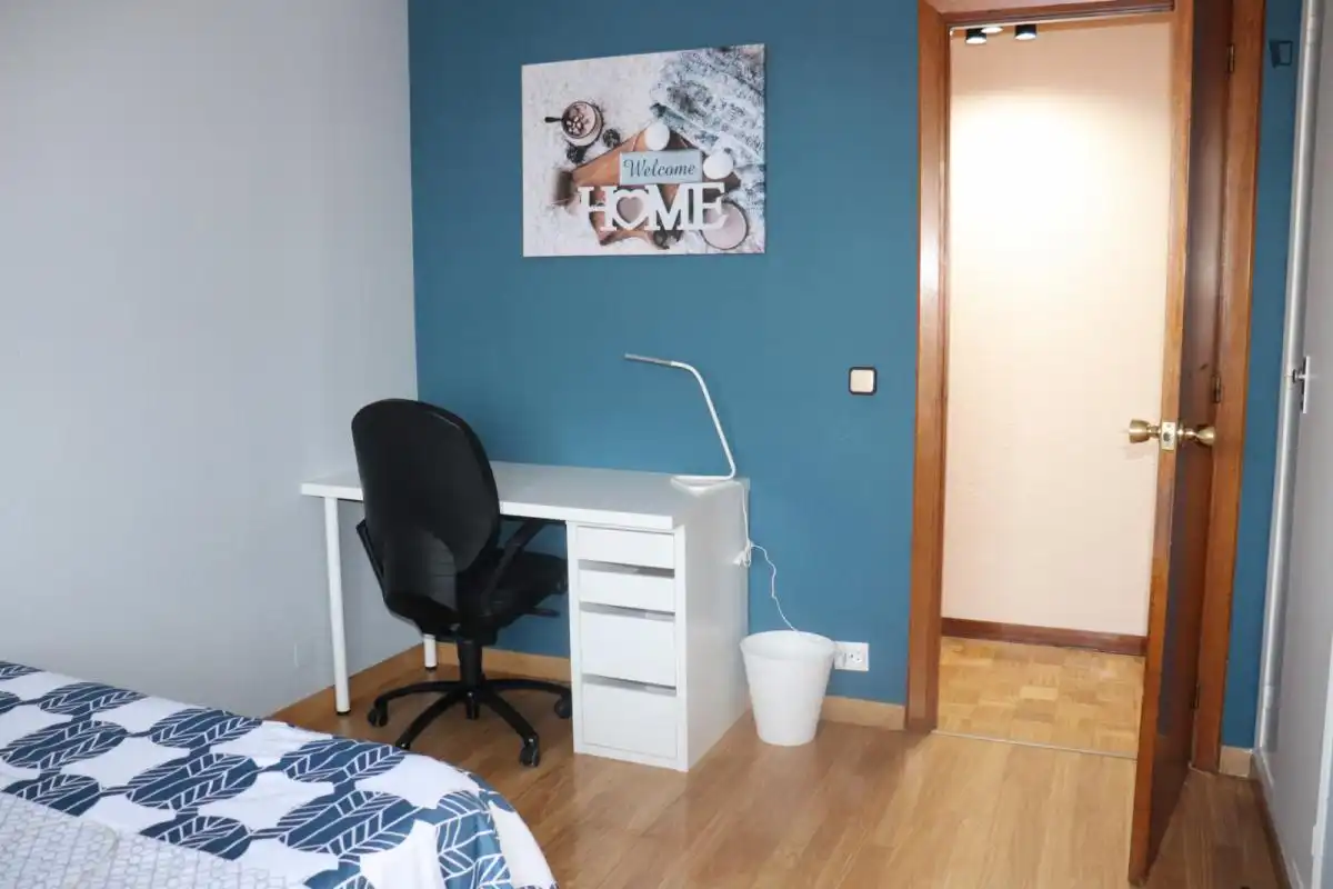 Habitació a Caballería Española