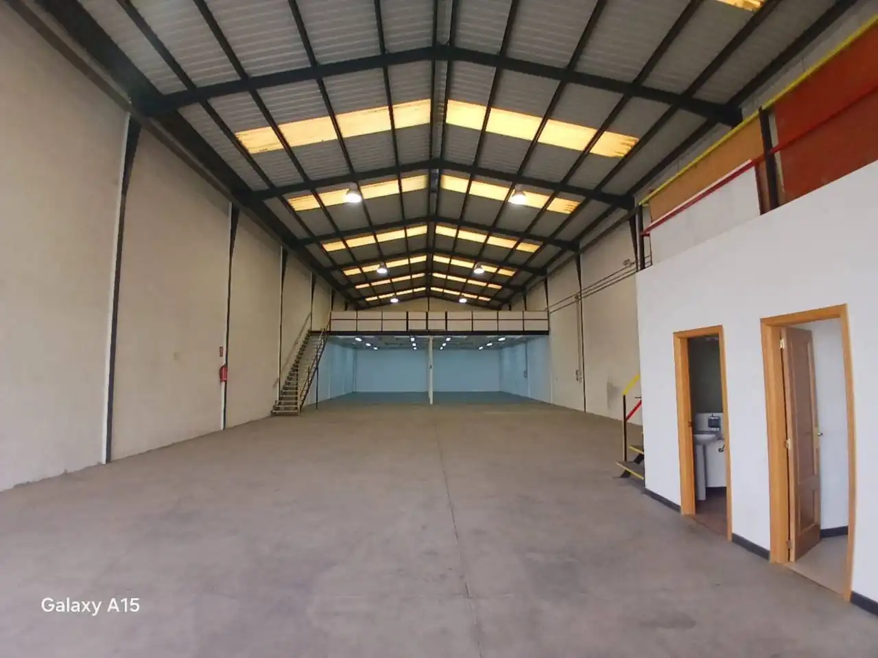 Industrial building to rent in Alcàsser
