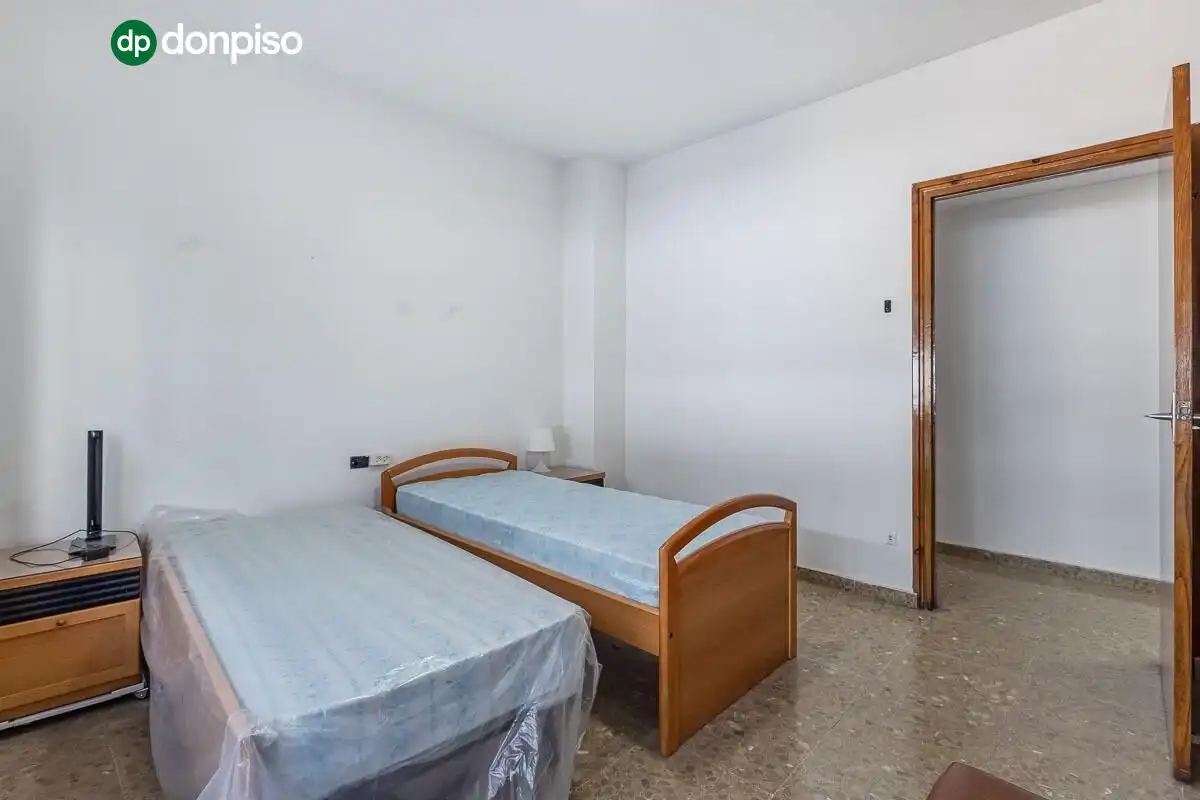 Schlafzimmer von Wohnung zum Verkauf in Granada