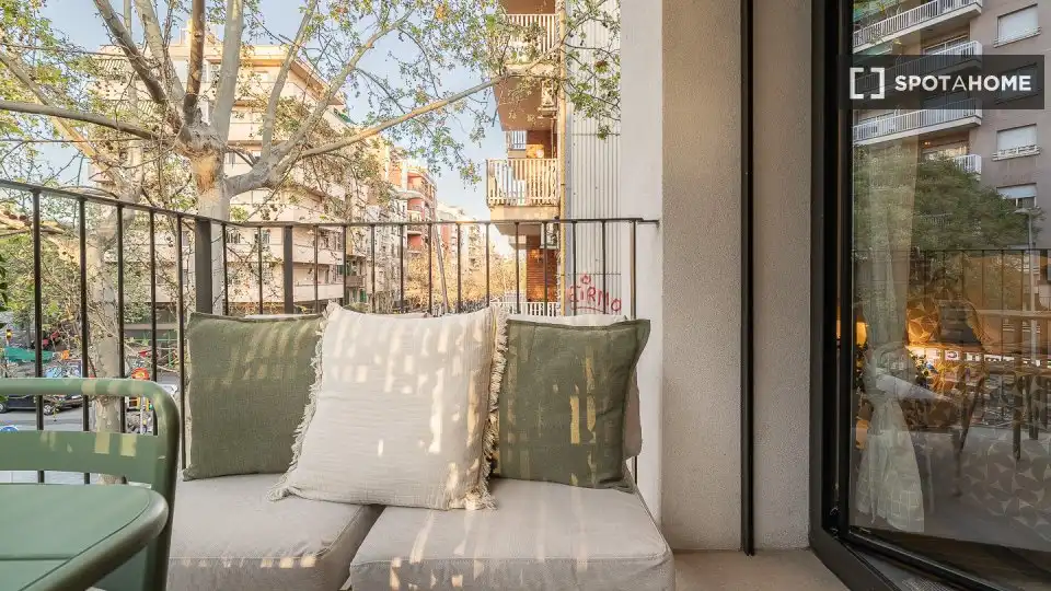 Balcony of Flat for share in Barcelona  with Air Conditioner, Heating and Furnished