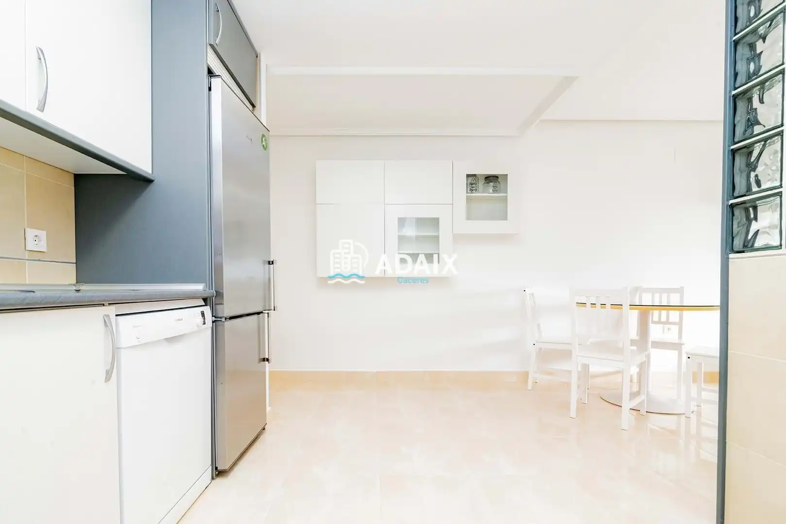 Kitchen of Flat for rent in Cáceres  with Air Conditioner, Heating and Storage room
