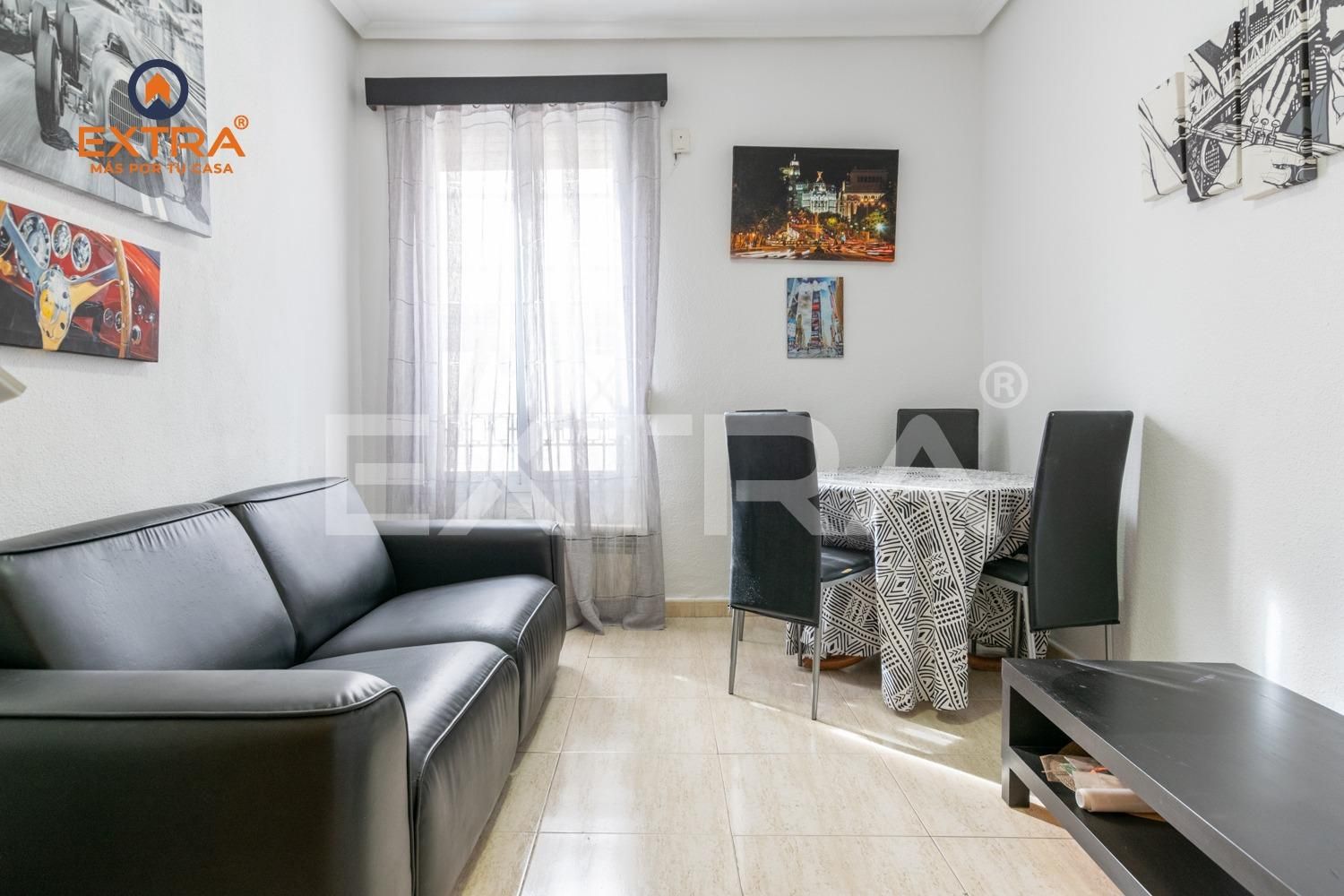 Sala d'estar de Pis de lloguer en  Madrid Capital amb Calefacció