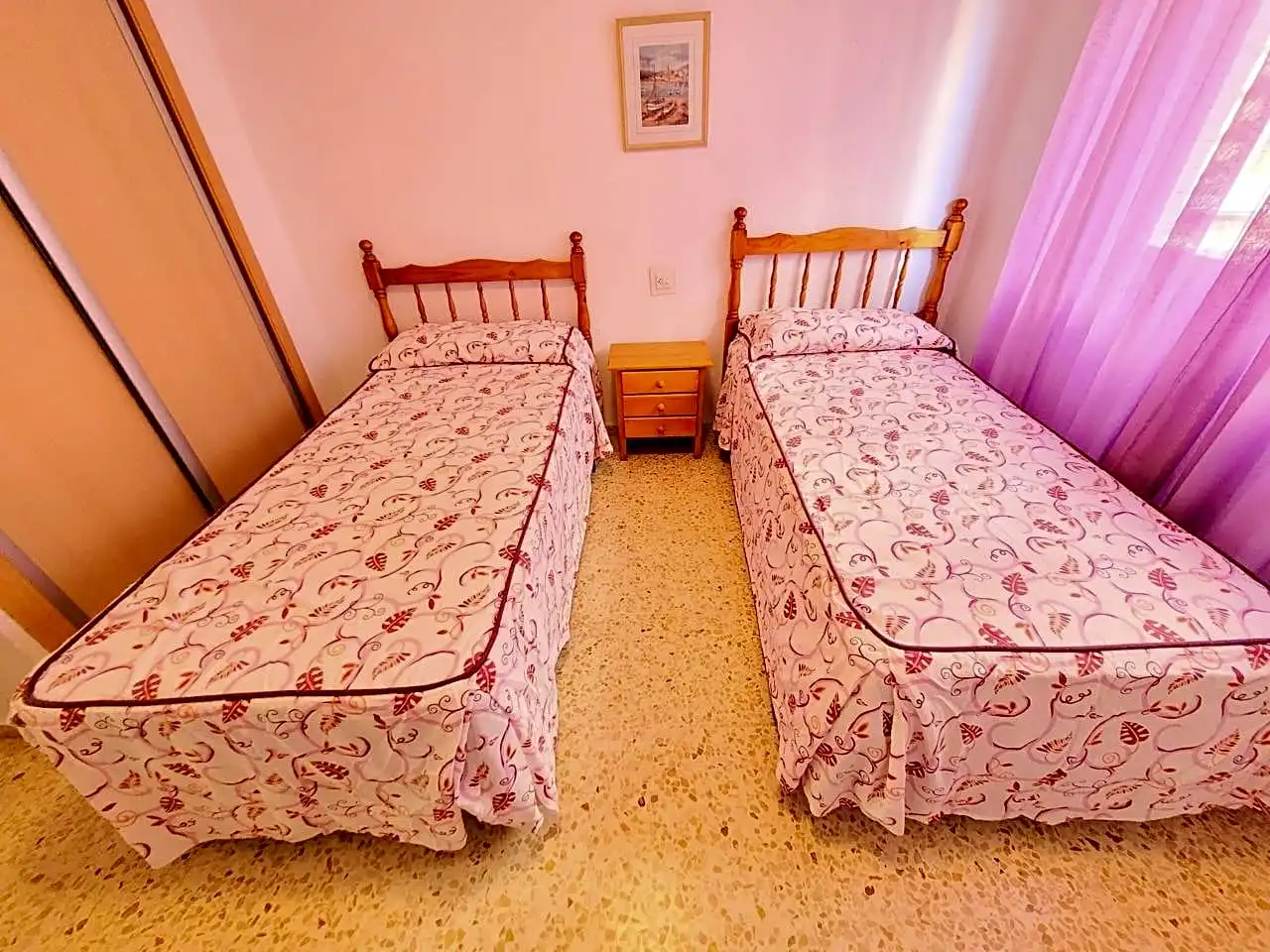 Habitación de Apartamento de alquiler en Miramar, Valencia