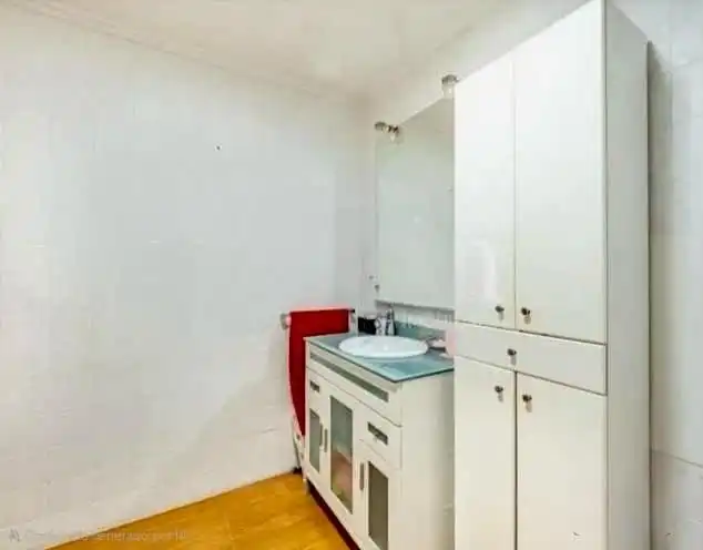 Bany de Pis en venda en Riba-roja de Túria amb Aire condicionat, Terrassa i Moblat