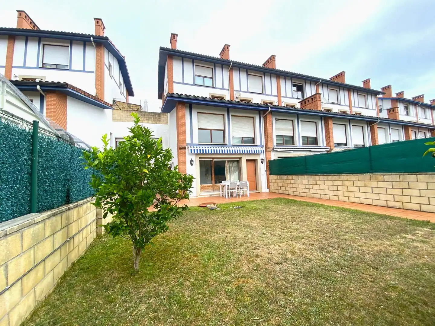 Jardín de Casa o chalet en venta en Castro-Urdiales con Calefacción y Piscina comunitaria