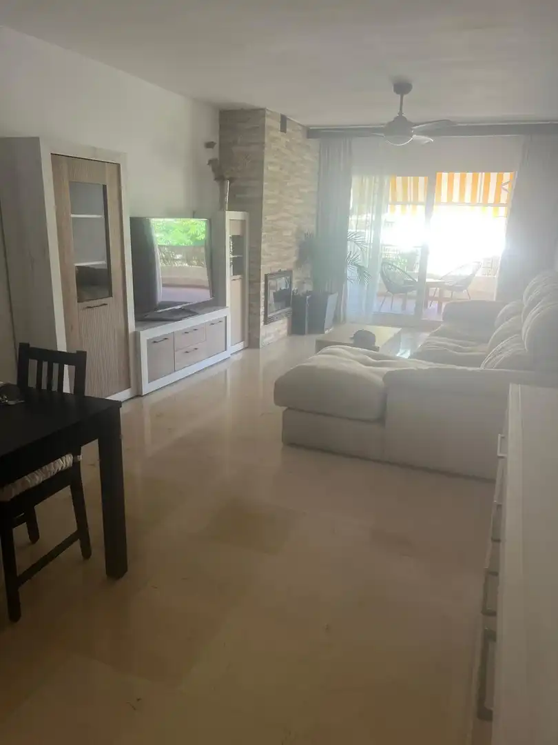 Sala de estar de Apartamento de alquiler en Marbella con Aire acondicionado, Terraza y Trastero