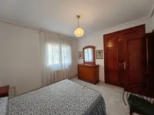 Dormitori de Casa o xalet en venda en La Puebla de Híjar amb Aire condicionat, Calefacció i Jardí privat