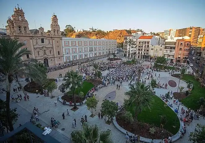 Vista exterior de Edifici en venda en Huelva