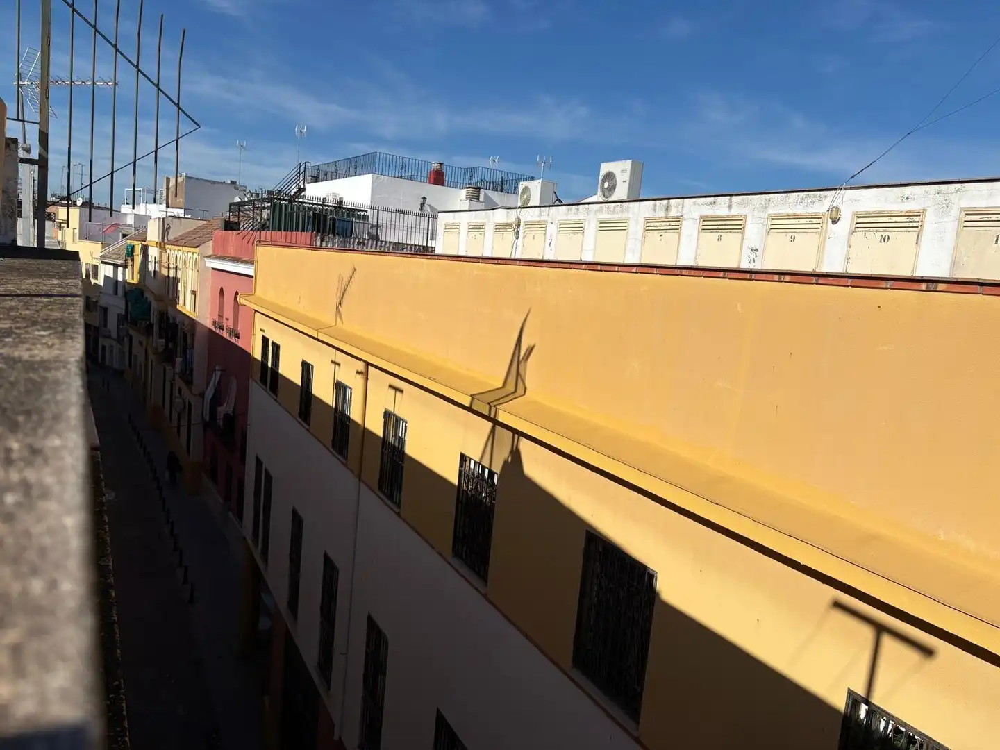 Exterior view of Flat for sale in Sevilla  with Air Conditioner, Terrace and Storage room