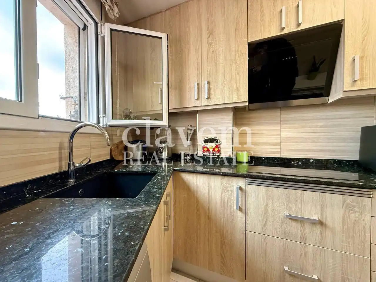 Cocina de Piso en venta en Barcelona con Aire acondicionado y Terraza
