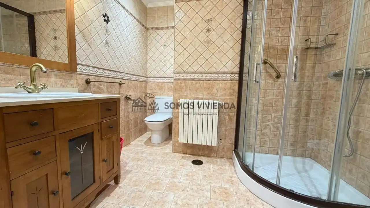 Bathroom of Houses for sale in San Cibrao das Viñas  with Heating, Private garden and Storage room