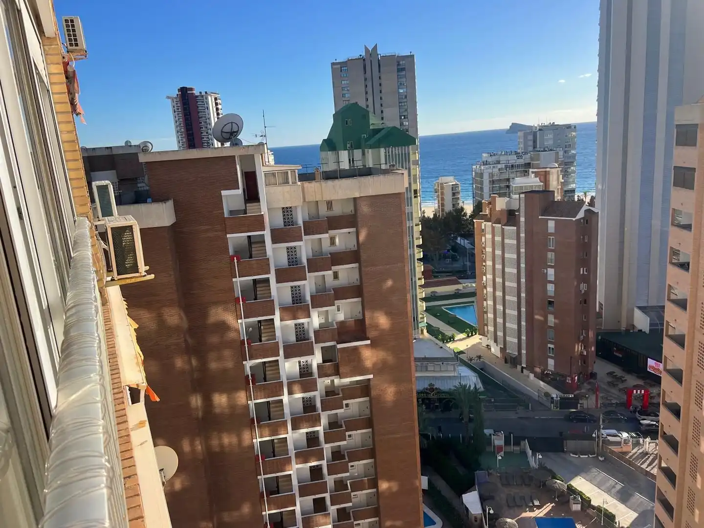 Vista exterior de Pis en venda en Benidorm amb Piscina comunitària